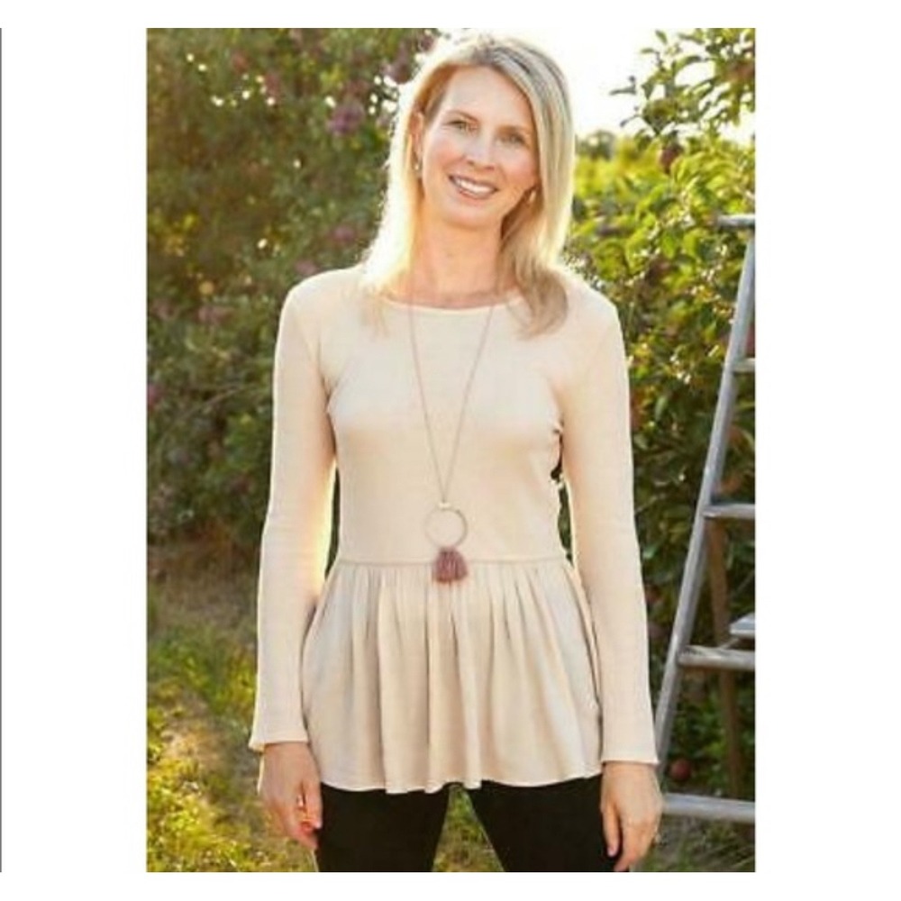 NEW Matilda Beige Jane Oh So Nice Long Sleeve Peplum Too Women's Large